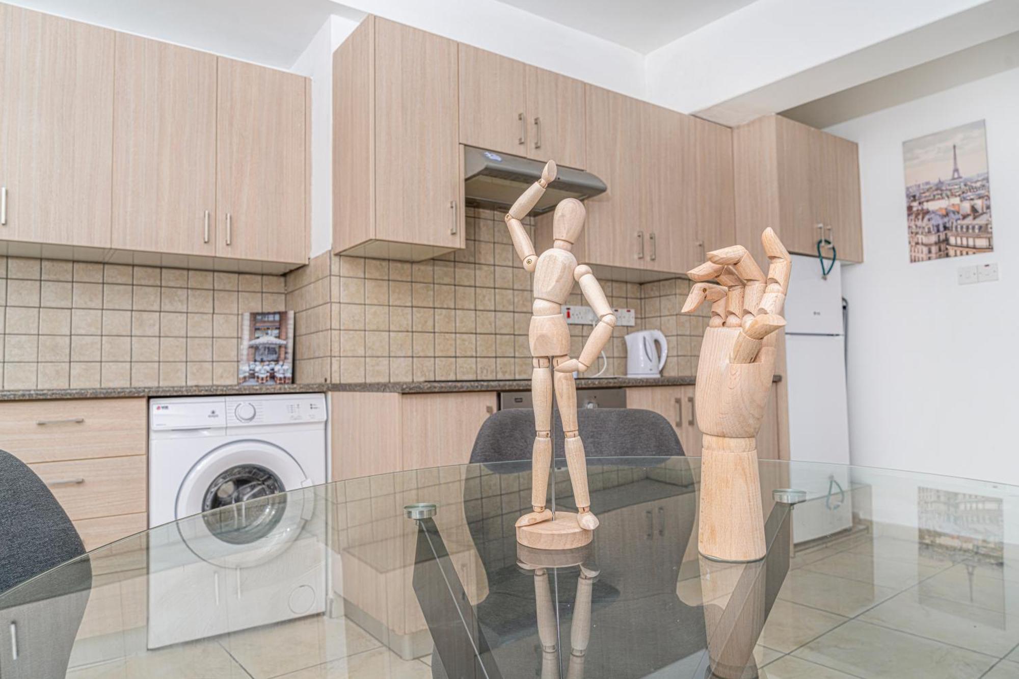 Private Room In Shared Flat Nikosia Exterior foto