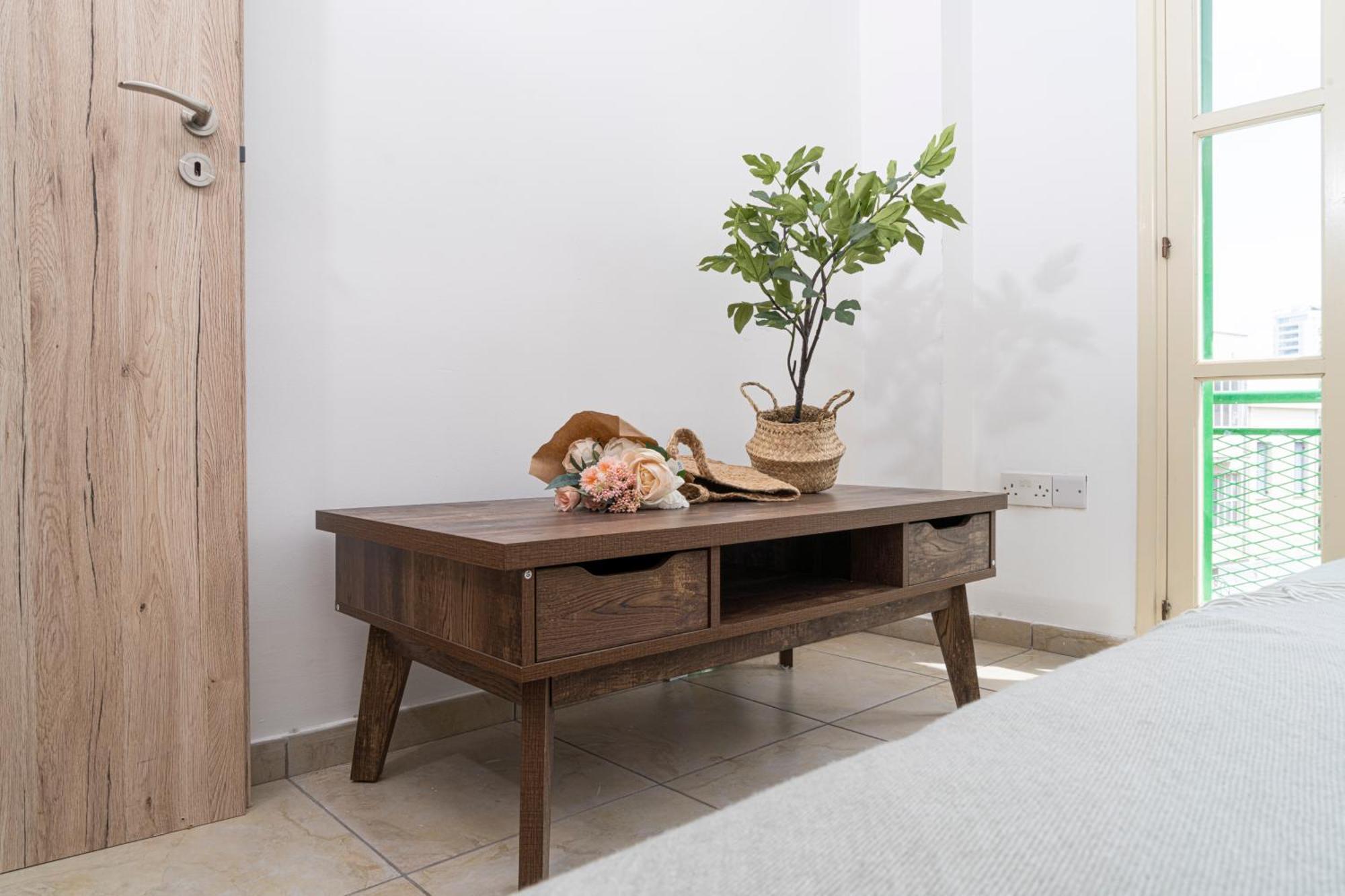Private Room In Shared Flat Nikosia Exterior foto