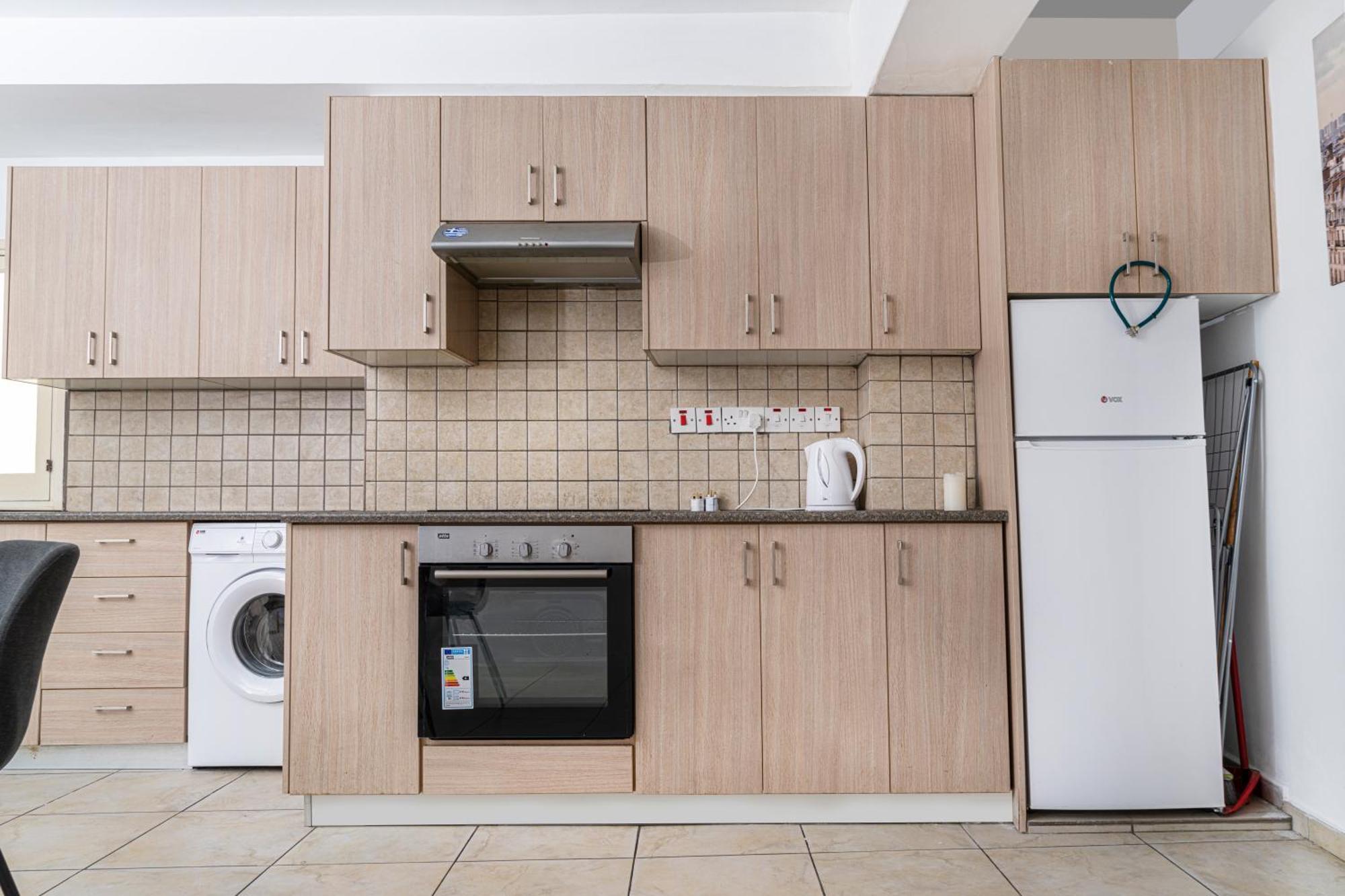 Private Room In Shared Flat Nikosia Exterior foto