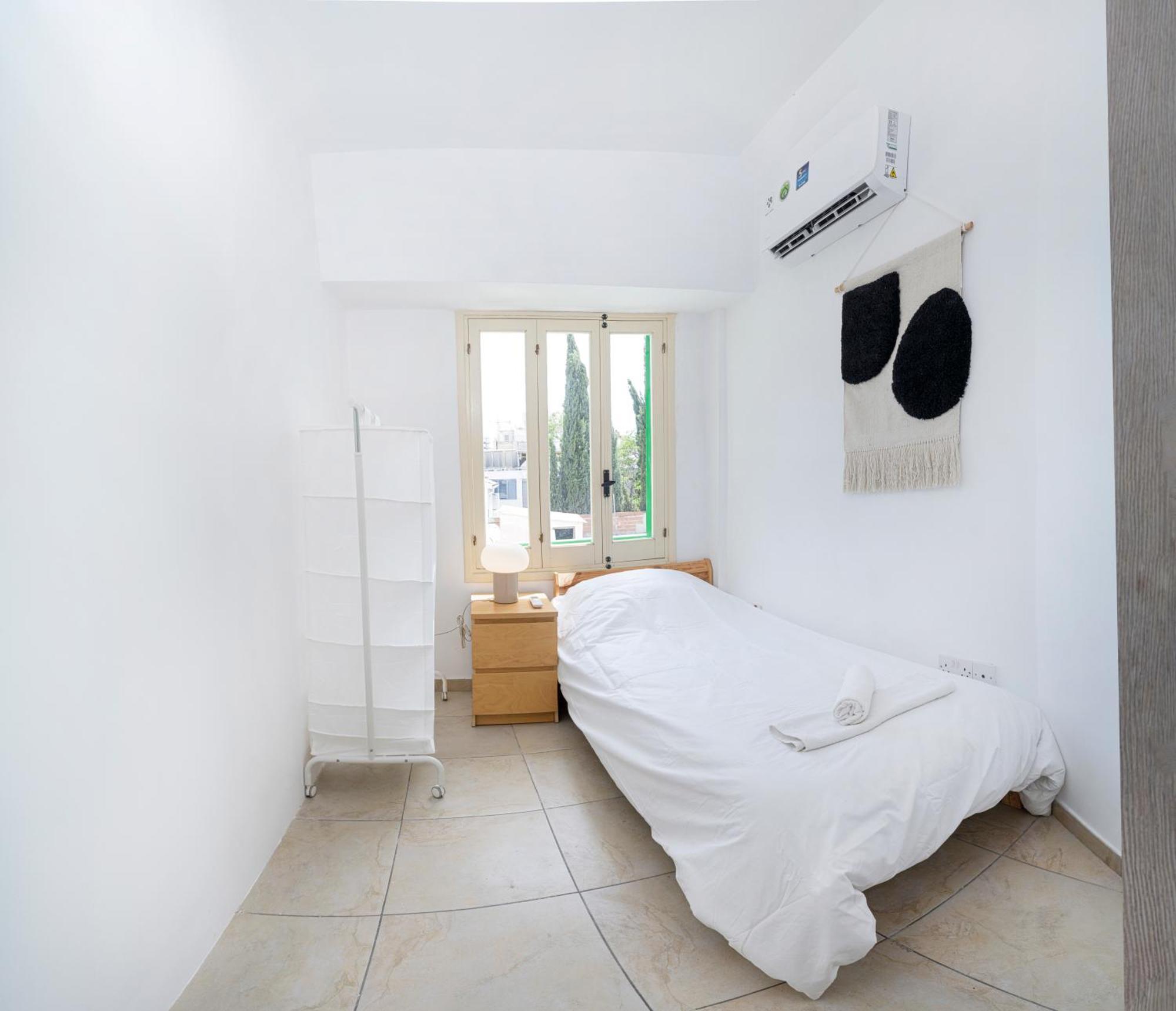 Private Room In Shared Flat Nikosia Exterior foto