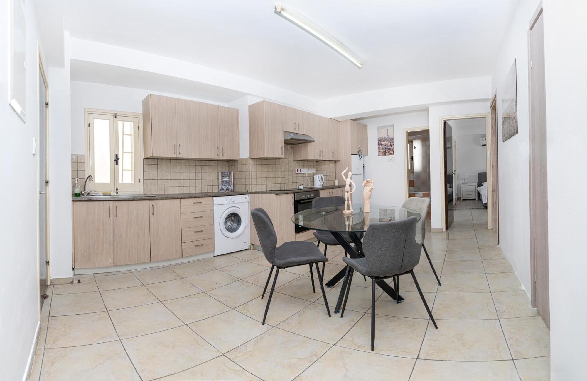 Private Room In Shared Flat Nikosia Exterior foto